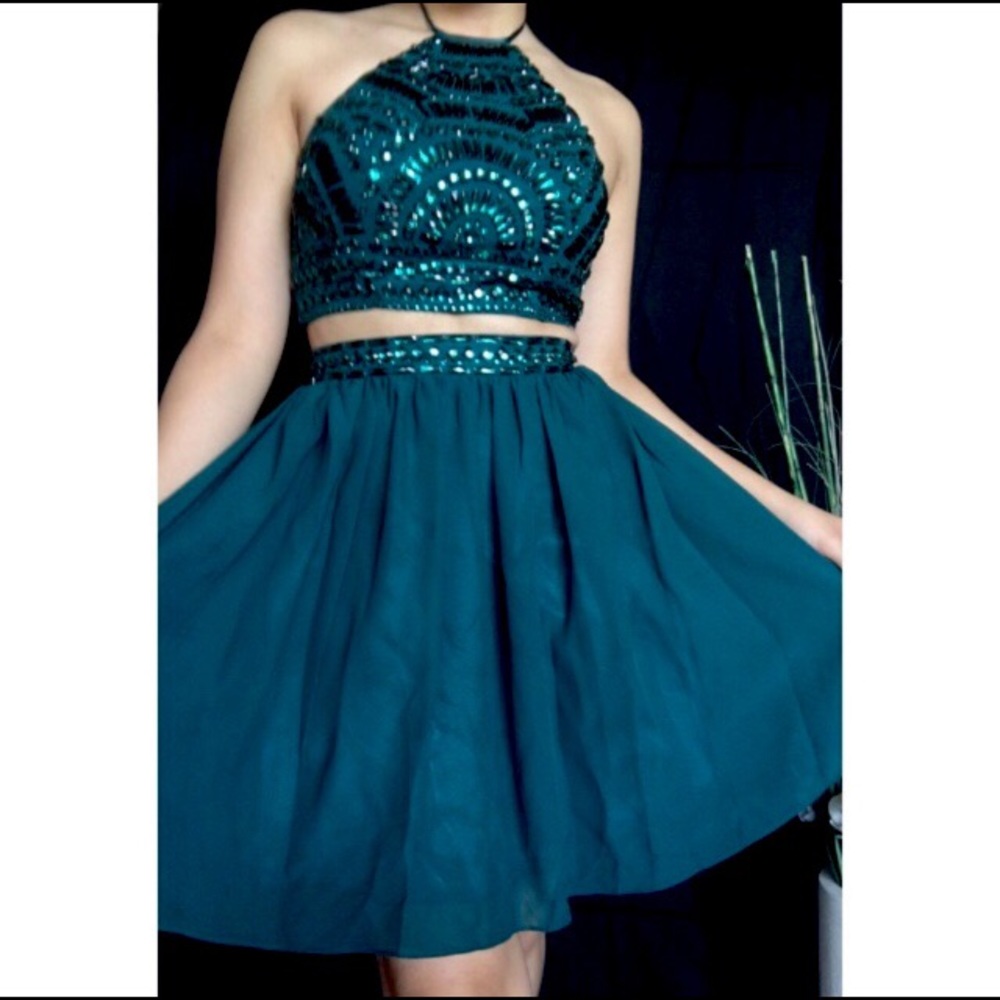 Camile La Vie Homecomming 2 peice